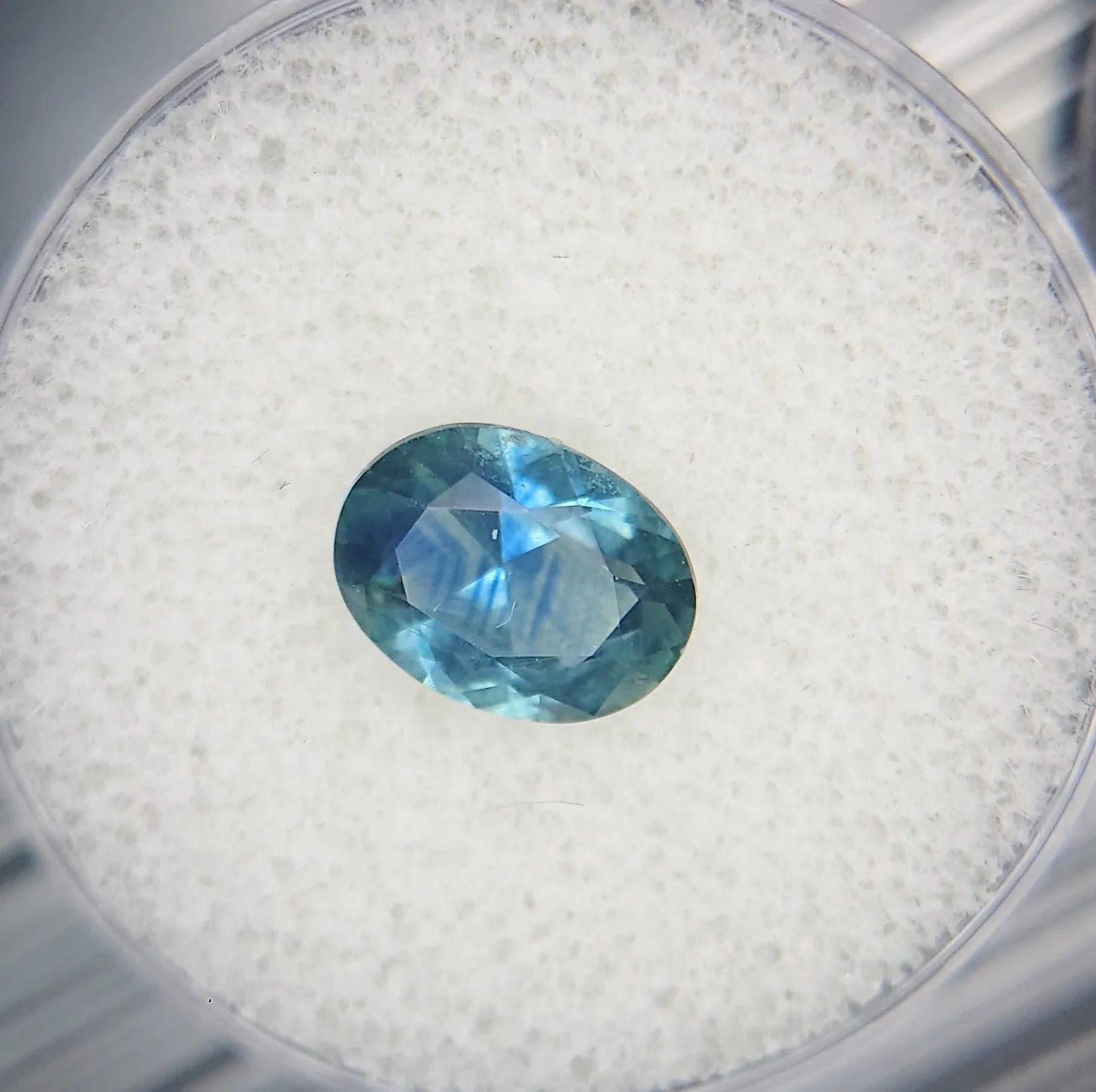 1.88ct HEATED TEAL/BLUE OVAL MONTANA SAPPHIRE