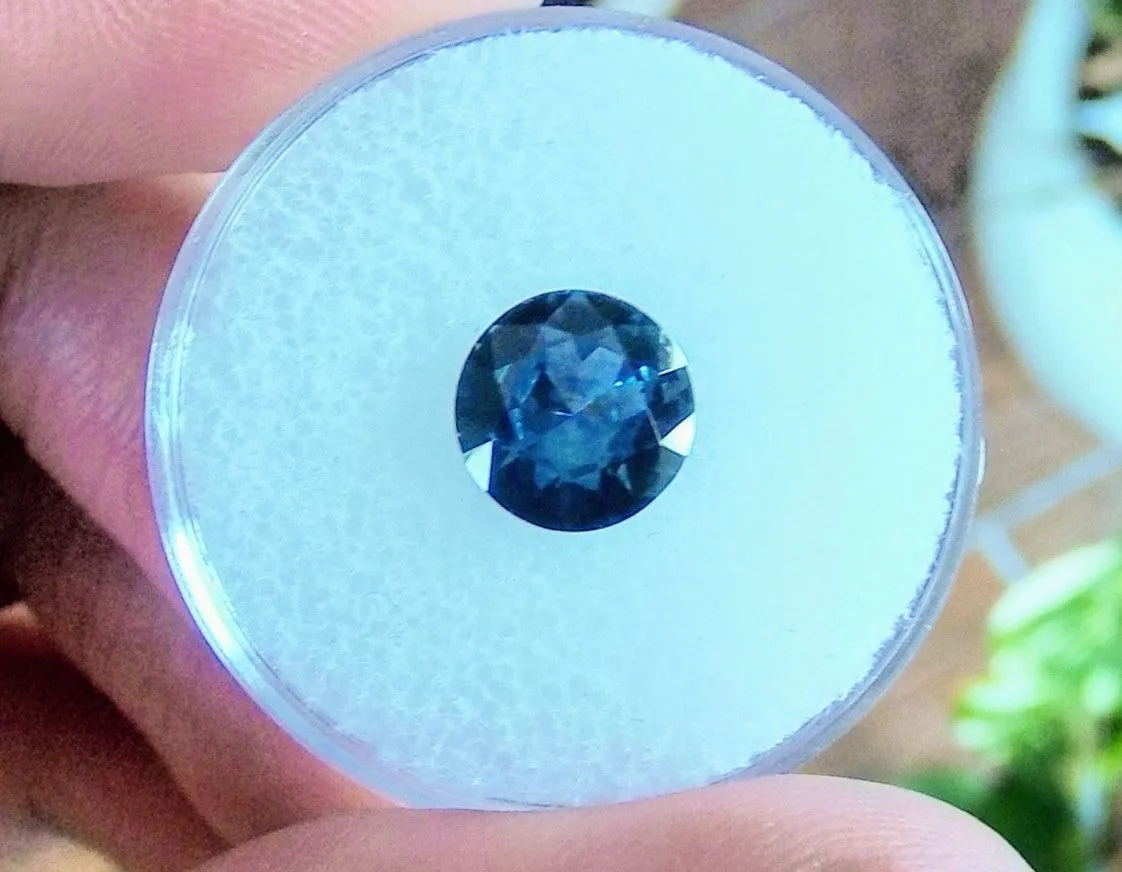 1.90ct HEATED DEEP BLUE ROUND