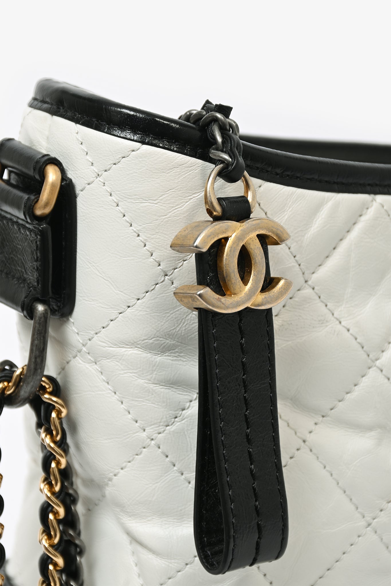 Pre-loved Chanel? 2018 Black/White Leather Gabrielle Chain Crossbody Bag