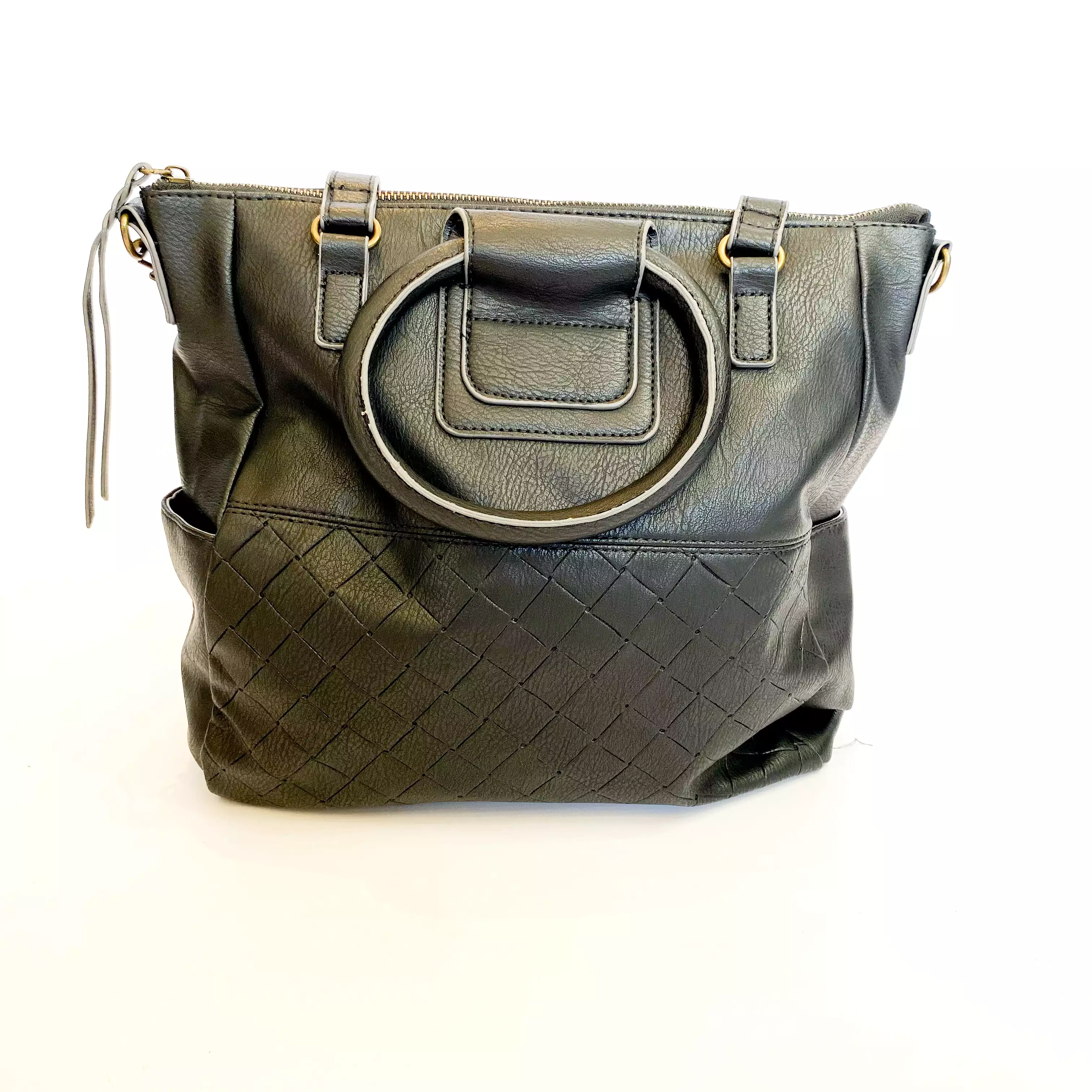 Queue black quilted bag