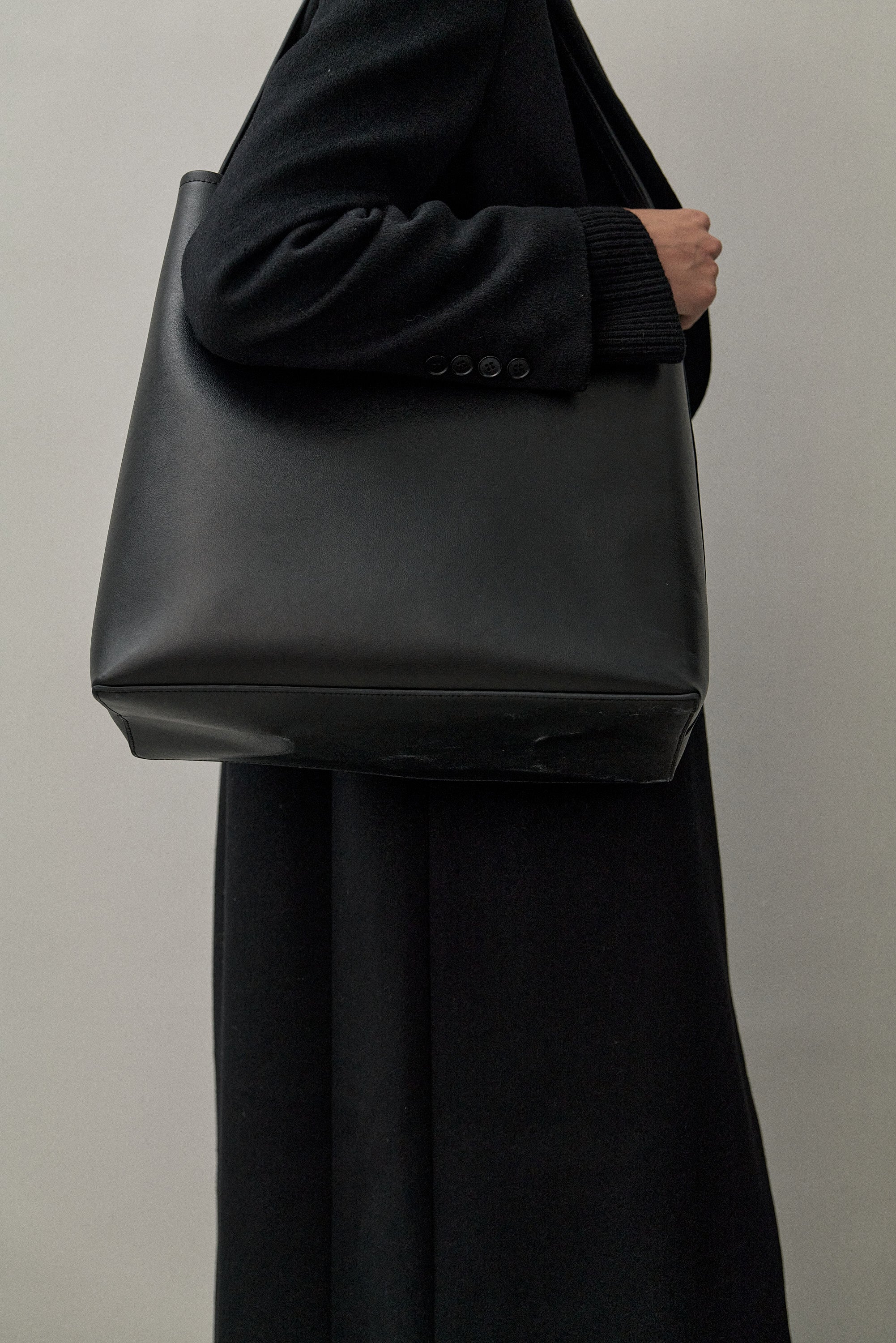 THE WEEKEND TOTE BAG - BLACK